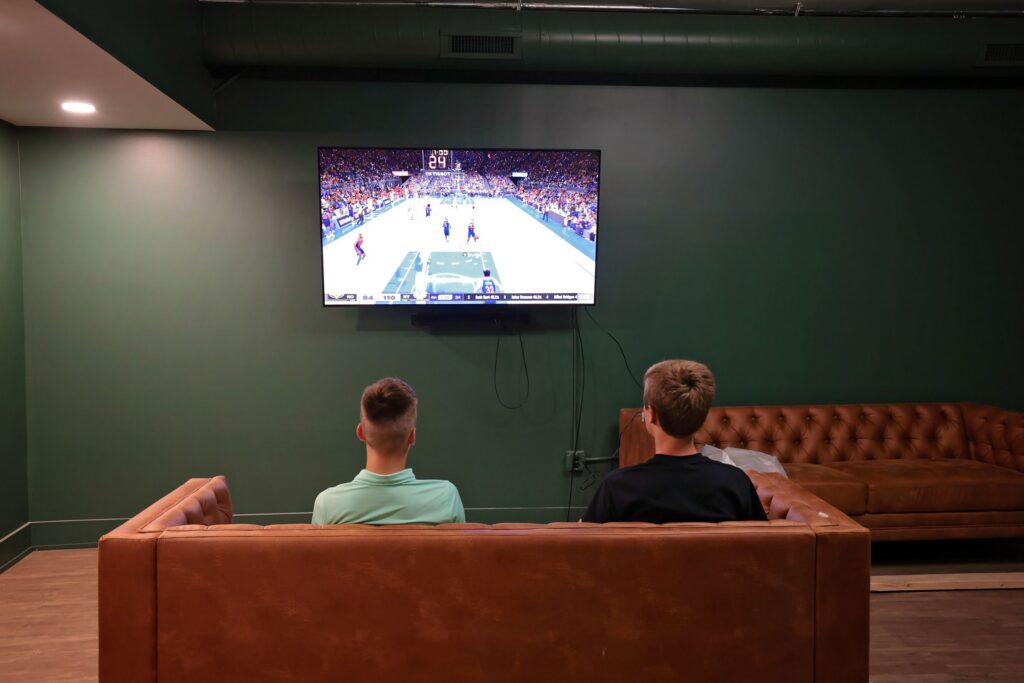 alibi tv room